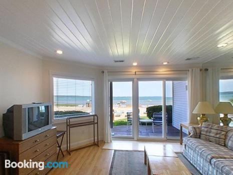 The Beach Condominium Hotel Resort Traverse City Eksteriør billede